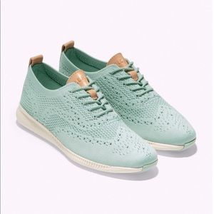 💯% AUTHETIC COLE HAAN 2.ZERØGRAND Women's Wingtip Oxford In Ether Stitchlite